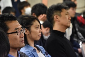 真剣に話を聞く参加者のみなさん